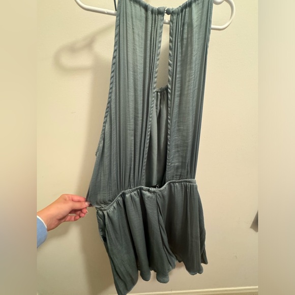 Green Dynamite short romper with open back - Picture 3 of 3